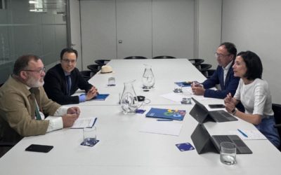Nos reunimos con el Partido Popular para analizar propuestas de apoyo a las familias numerosas y sus últimas medidas para estos hogares