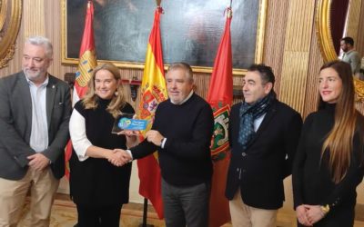 La ciudad de Burgos recibe el Sello de Turismo Familiar como destino turístico adaptado al público familiar